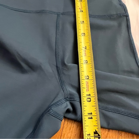 ZYIA 6-8 CAPRI CROP Leggings High Rise Blue White Performance Pants - Picture 8 of 8